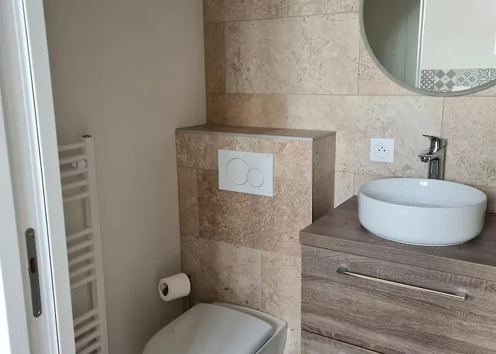 Charmante Maison De Bord De Avec Terrasse Сasa de vacaciones