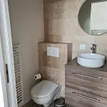 Charmante Maison De Bord De Avec Terrasse Сasa de vacaciones