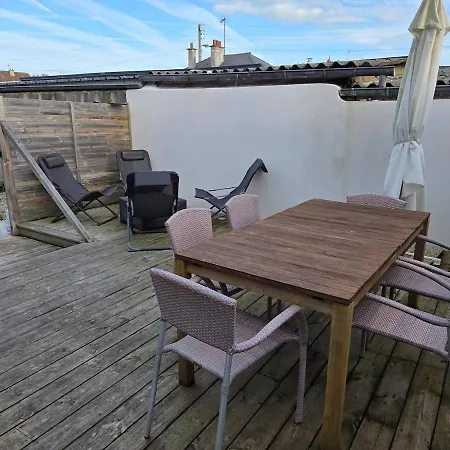 Charmante Maison De Bord De Avec Terrasse *