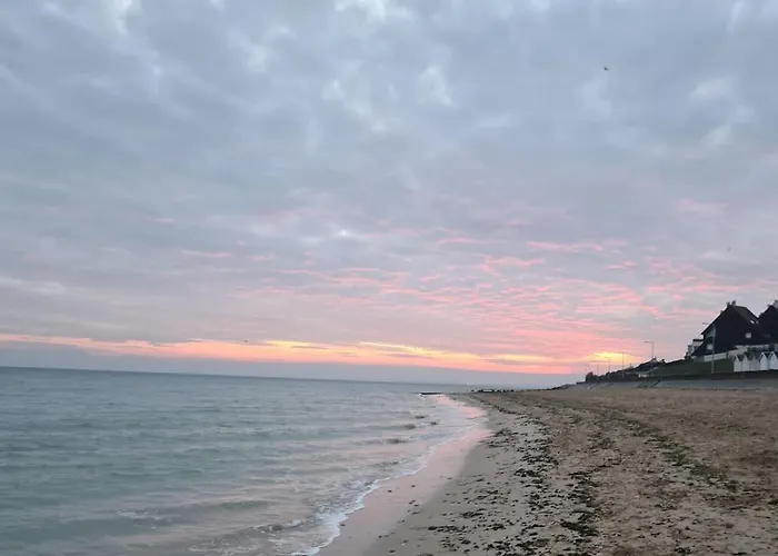 Holiday home Charmante Maison De Bord De Avec Terrasse