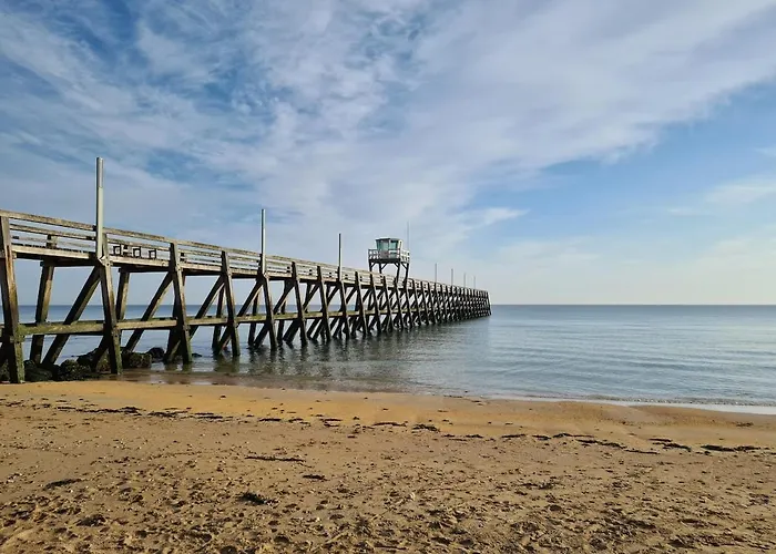 Charmante Maison De Bord De Avec Terrasse Vakantiehuis Luc-sur-Mer